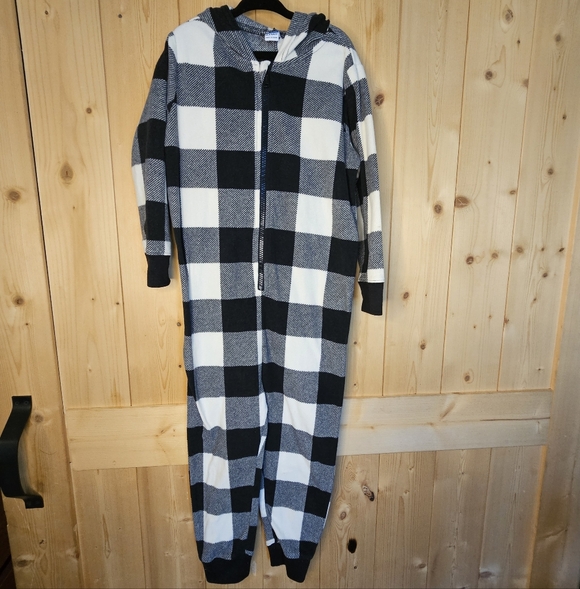 Old Navy Other - Size 5 Soft Fleece Kid's Black and White Checkered Hooded Onsie